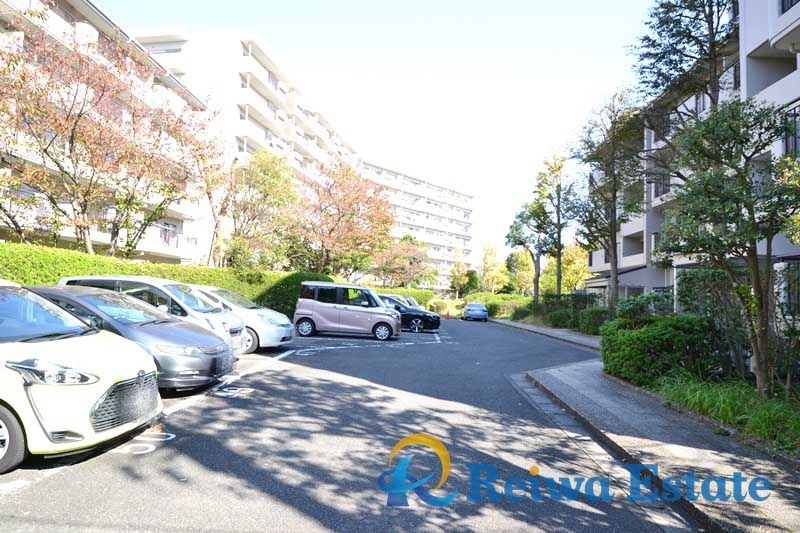 パークタウン茅ヶ崎　4号棟の駐車場