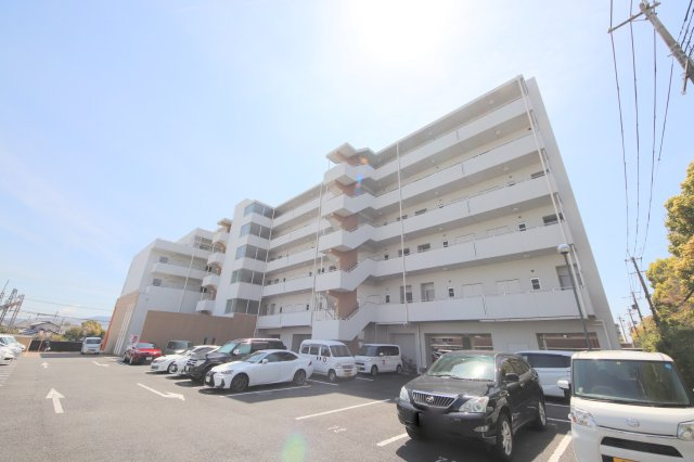 フェニックス明日香の駐車場