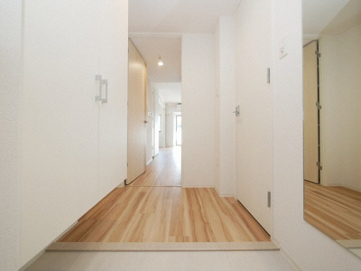 【玄関】 | セレニテフラン野田阪神駅前 | シンプルで使いやすい玄関です