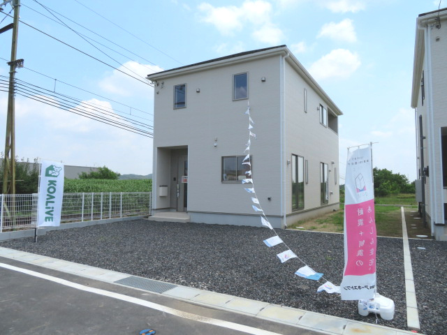 高崎市吉井町池第3（全6棟）2号棟の前面道路含む現地写真|建物完成済みでございます。お部屋のご内覧可能でございます。お気軽にお問合せ下さいませ(^▽^)/