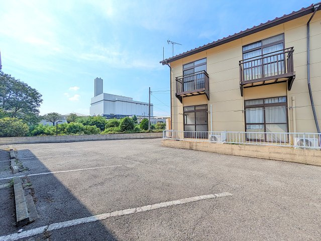 テラスハウス新藤１の駐車場