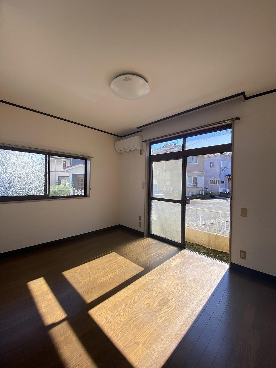 テラスハウス新藤１の居間・リビング|反転・同タイプ・現況優先