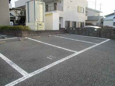 レオパレスコテナン阿見Bの駐車場|画像9