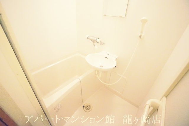 レオパレスコテナン阿見Bの浴室|画像5