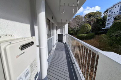 【バルコニー】 | 泉北茶山台第１次住宅１１号棟 | 外からの目が気にならないバルコニーで洗濯物が干せます