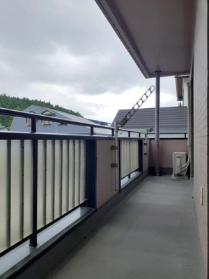 【バルコニー】 | Ｐａｖｉｌｉｏｎおおゆ | バルコニーからの眺めを楽しみながら食事をしませんか