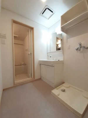 【洗面所】 | Ｐａｖｉｌｉｏｎおおゆ | 広い洗面スペース