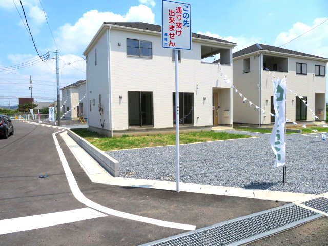 高崎市吉井町池第3（全6棟）5号棟の前面道路含む現地写真