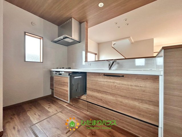 ワイウッドコート加須市下高柳第13期　新築一戸建て　07のキッチン|家事ラクを叶えてくれる食洗器付きキッチン！