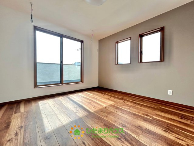 ワイウッドコート加須市下高柳第13期　新築一戸建て　07の寝室|ベッドを選ばないゆとりの8.2帖主寝室！