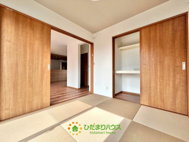 ワイウッドコート加須市下高柳第13期　新築一戸建て　07の収納|使用頻度別に分けてしまいやすい３段収納！