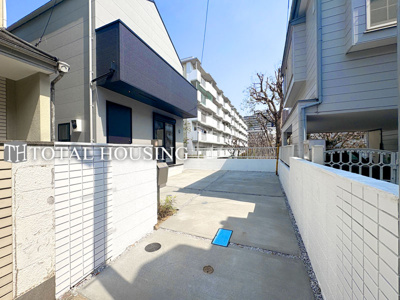 【前面道路含む現地写真】 | 西東京市芝久保町1丁目　新築戸建　全１棟