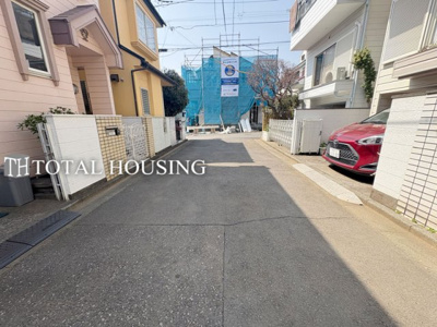 【前面道路含む現地写真】 | 西東京市芝久保町1丁目　新築戸建　全１棟