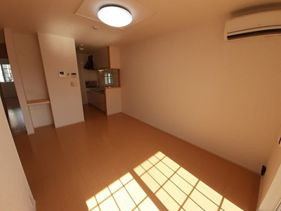 【居間・リビング】 | リジェールⅢ | ゆったりとしたリビングです