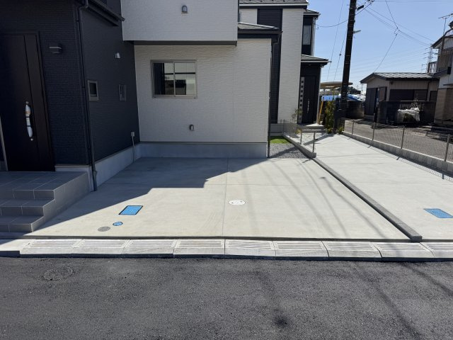 柏市伊勢原１丁目新築戸建【十余二小学校：10分】の駐車場|1号棟駐車スペース・並列2台駐車可