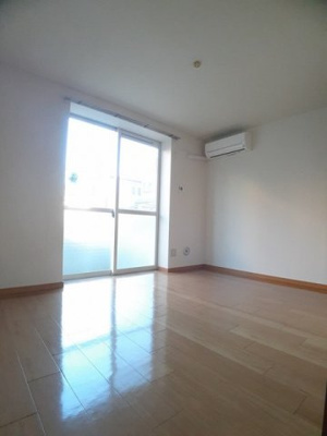 【居間・リビング】 | ロマネ・コンティⅡ | こちらのリビングで趣味の時間をお楽しみください