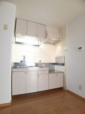 【キッチン】 | ロマネ・コンティⅡ | コンパクトなキッチンで掃除もラクラク