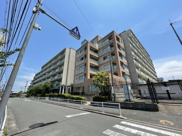 フロレスタ・ミオ山田池公園の外観|落ち着いた雰囲気の外観です