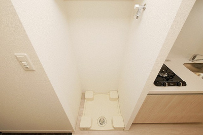 【設備】 | アドバンス大阪カーサ | 洗濯機置き場です