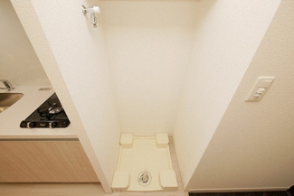 【設備】 | アドバンス大阪カーサ | 洗濯機置き場です