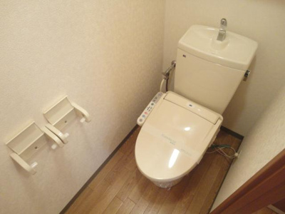 【トイレ】 | グランディール・プラム | シャワー付トイレ