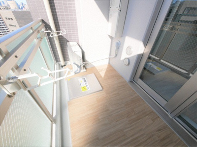 【バルコニー】 | エスリード大阪NAGAHORI GATE | 開放的で明るい空間を演出してくれるバルコニーです