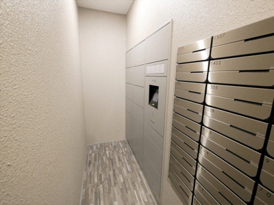 【その他共用部分】 | エスリード大阪NAGAHORI GATE | 宅配ボックスです