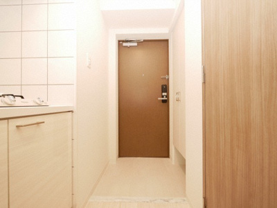 【玄関】 | エスリード大阪NAGAHORI GATE | 明るい玄関です