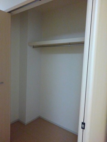 カーサ　アルベロディピノＡの収納|専用の収納スペースです