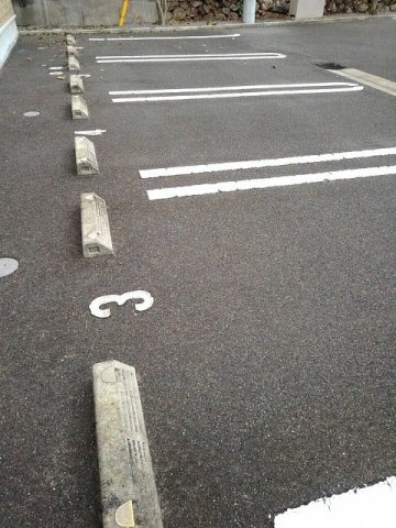 カーサ　アルベロディピノＡの駐車場|駐車場があります