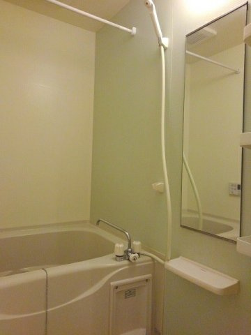 カーサ　アルベロディピノＡの浴室|お風呂で日々の疲れを落としましょう