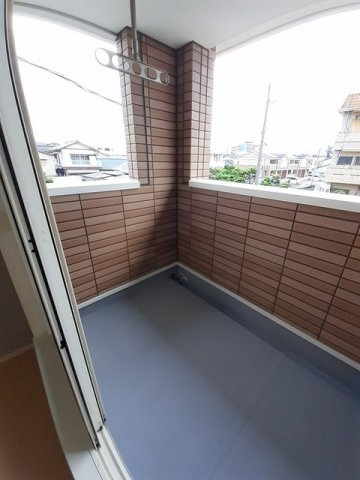 ノーブルハウス八幡－Ａのバルコニー|バルコニーからの眺めを楽しみながら食事をしませんか