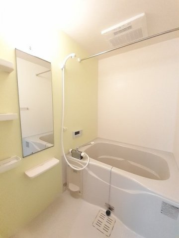 ノーブルハウス八幡－Ａの浴室|落ち着いた空間のお風呂です