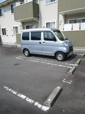 リブ・グリーンの駐車場|駐車場に車を止められます