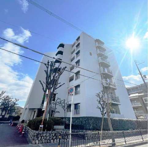 阪急南茨木ハイタウン美沢E棟の外観