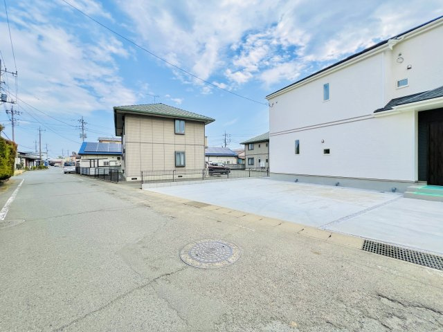 高崎市中豊岡町の前面道路含む現地写真|車の通りも少なく駐車も楽々♪