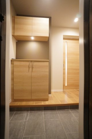 シティホームズXIの玄関|玄関には大型シューズBOXを設置♪