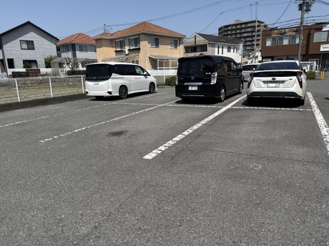 グランディオーズの駐車場