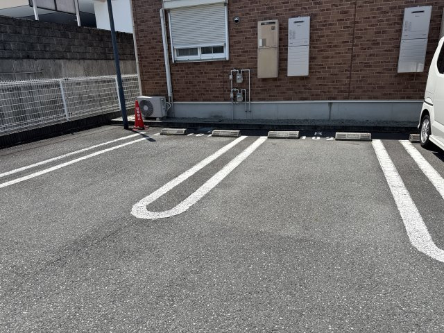 ブルーメ野里Ｂの駐車場