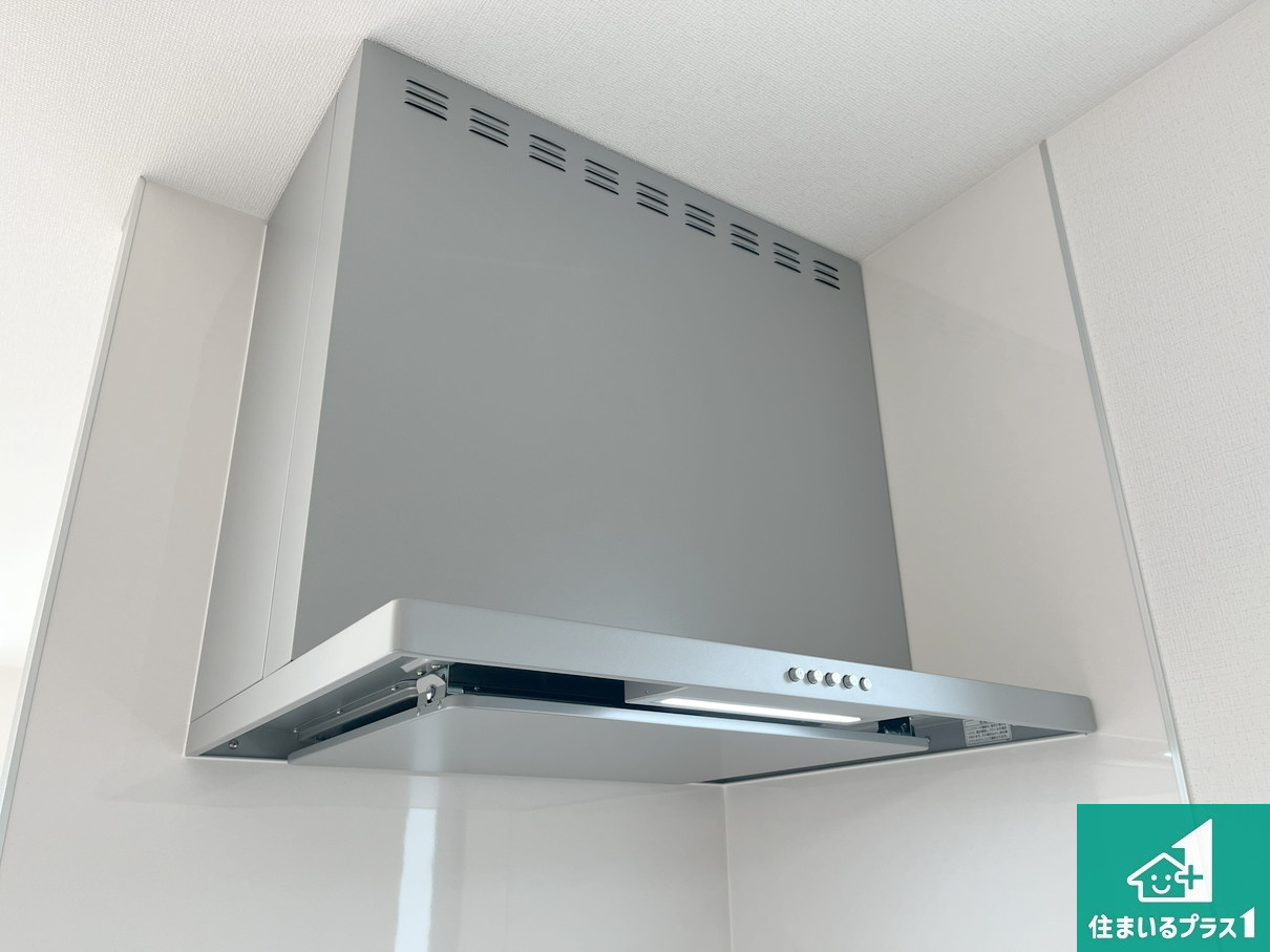 明石市大久保町高丘　第2期　新築一戸建ての設備|汚れにくいスロットフィルタでお手入れラクラク！ＬＥＤ照明付き！