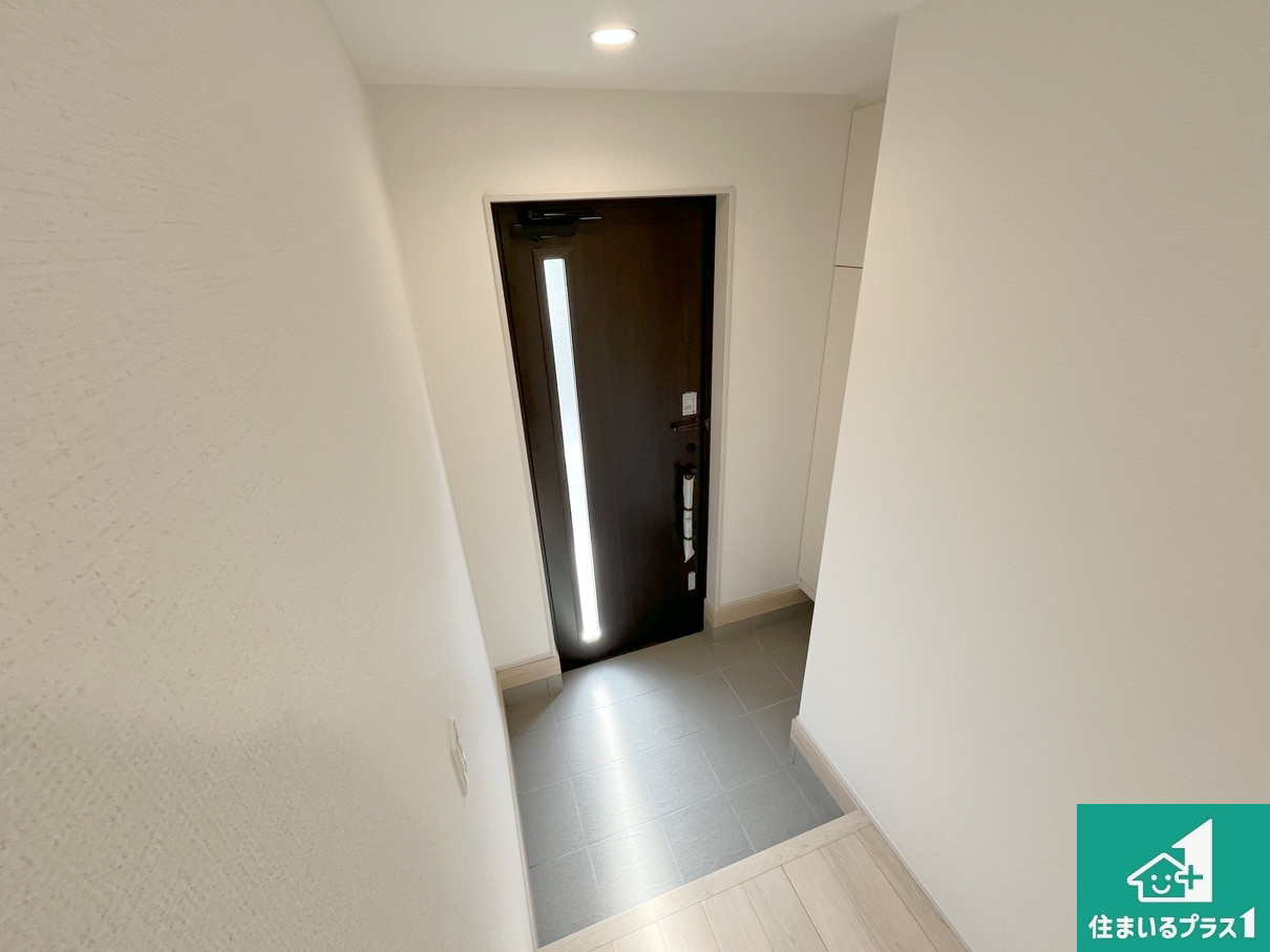 明石市大久保町高丘　第2期　新築一戸建ての玄関|シューズボックスにはたくさんの靴が収納できるので玄関周りはいつもスッキリ！ご家族が増えても安心！