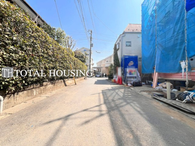 【前面道路含む現地写真】 | 狛江市岩戸南2丁目　新築戸建　全１棟