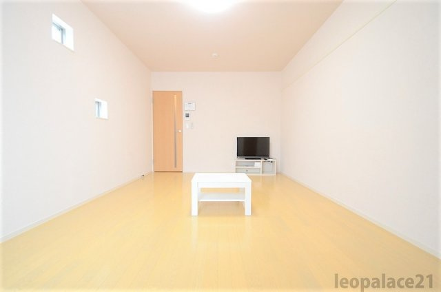 クレイノＢＡＭＢＯＯの居間・リビング