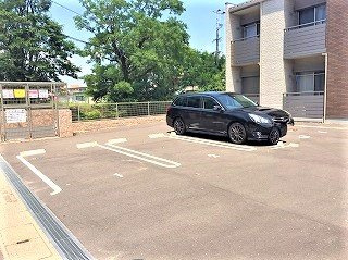 クレイノＢＡＭＢＯＯのその他|敷地内駐車場　空き状況はお問合せ下さい。