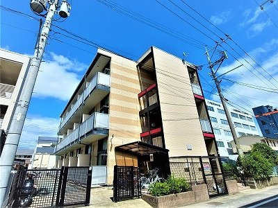 レオパレス駅西の外観