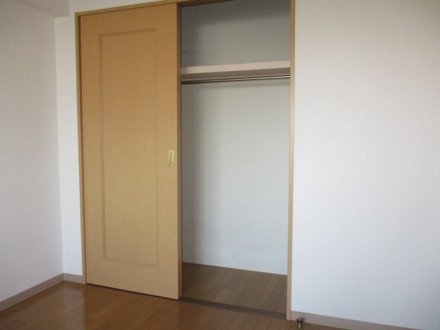 日本泉ビルの収納