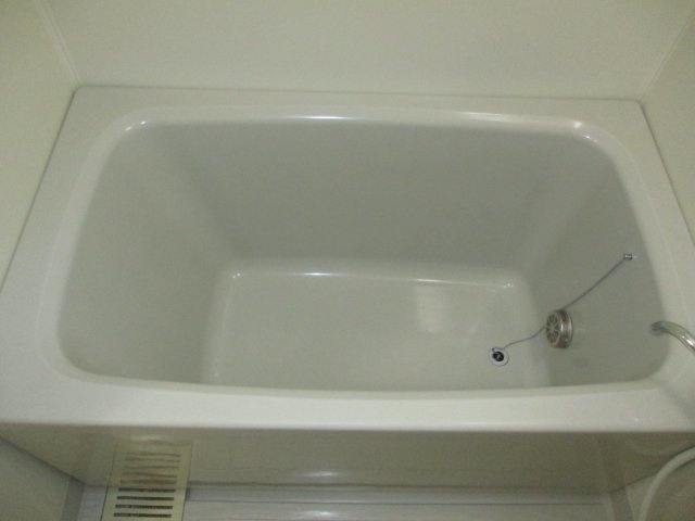 日本泉ビルの浴室