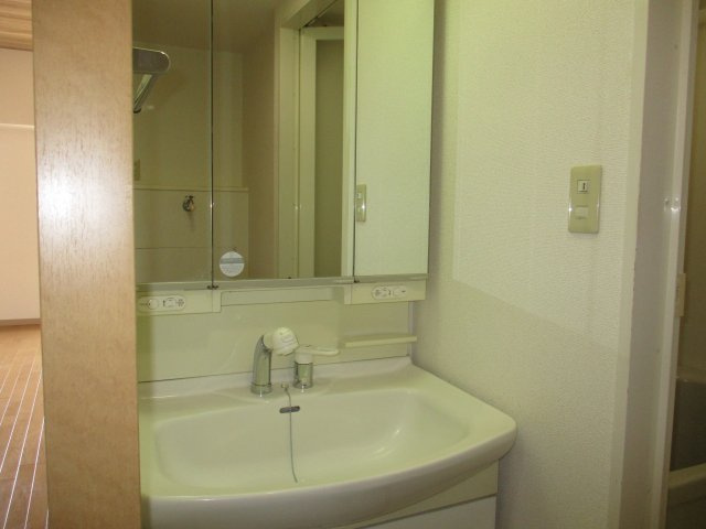 日本泉ビルの洗面所