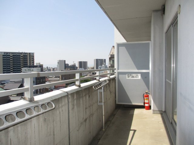 日本泉ビルのバルコニー