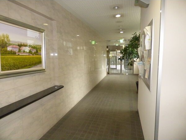 日本泉ビルのエントランス